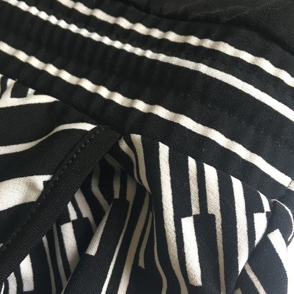 Calvin Klein PLUS 14 black and white JUMPSUIT tank top flowing bottom - Picture 7 of 14